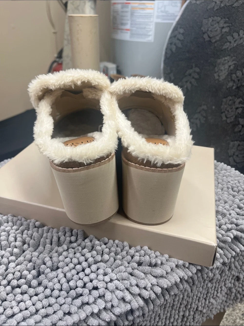 Donald PLINER 9.5 SUEDE Mule w/ original box  NWT